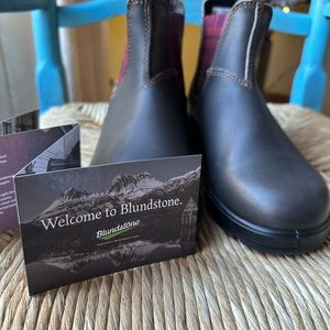 New Blundstone original women’s 500 Chelsea boot size 5 Aus/UK, USA 8 brown/plai